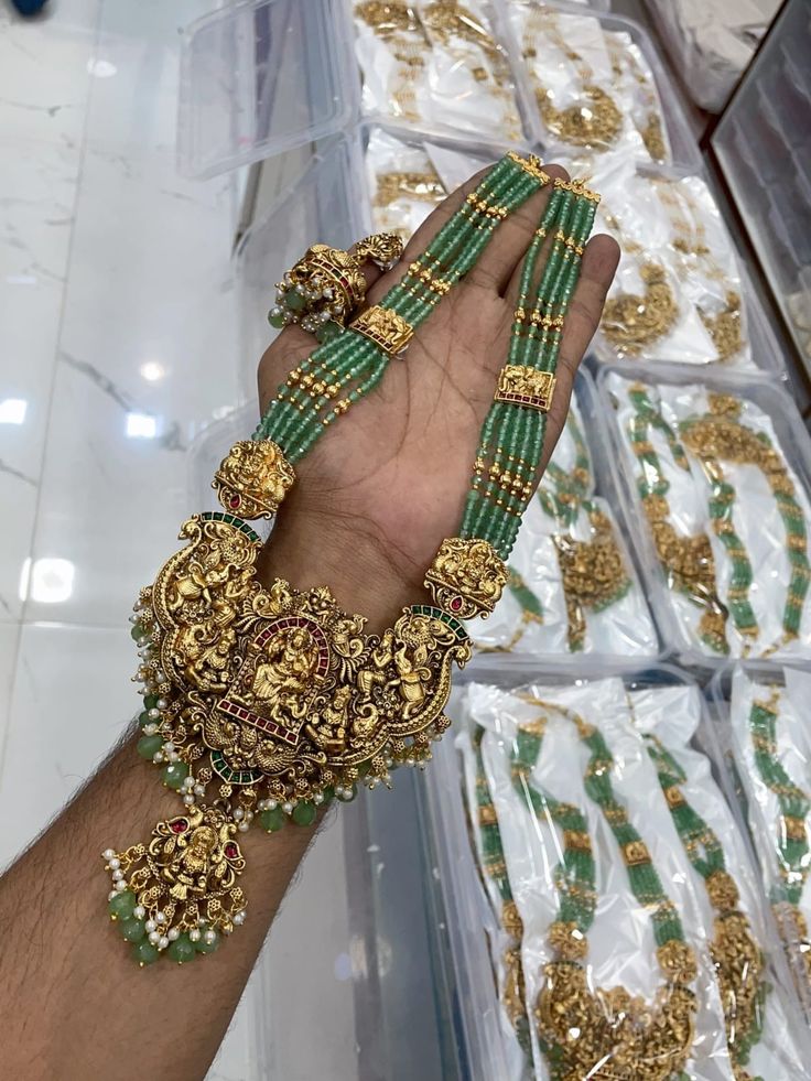 Womniya Necklace Temple Work Set